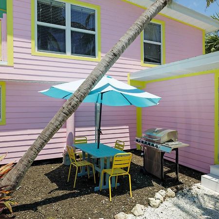 Charming Suite With Balcony And Bikes At Historic Sandpiper Inn Sanibel Eksteriør bilde