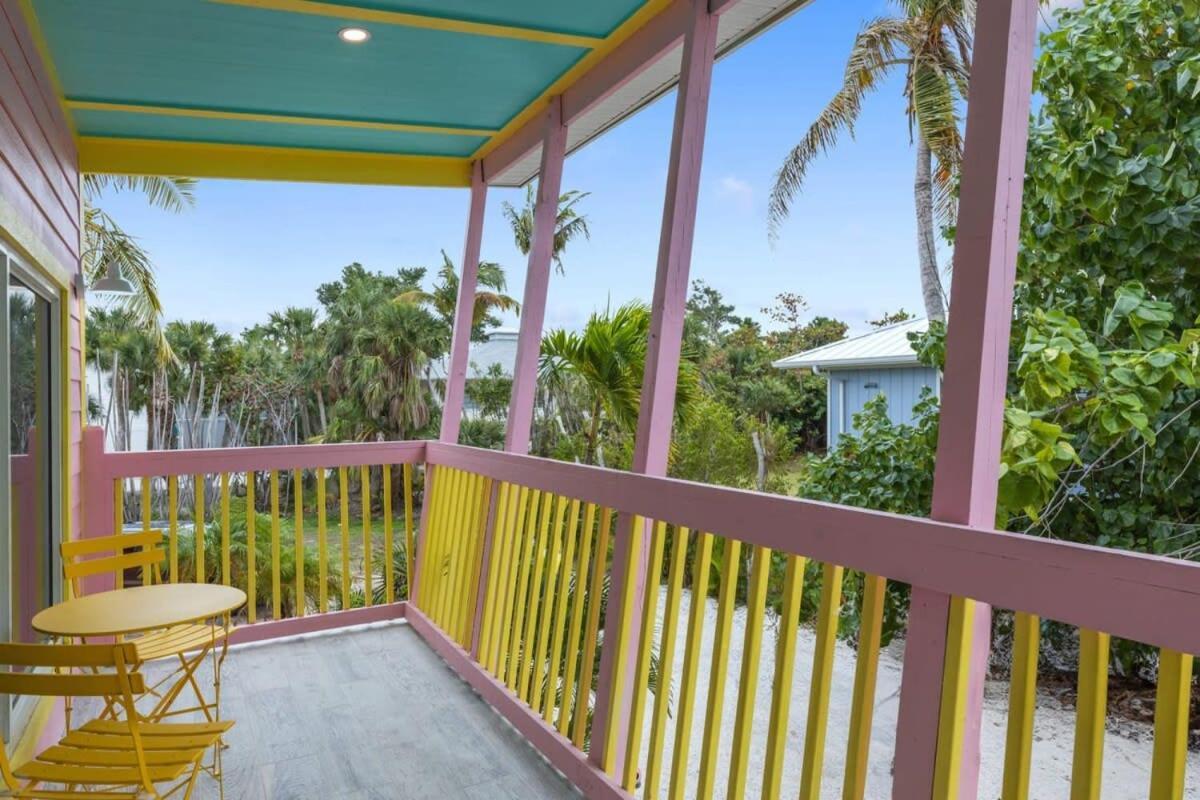 Charming Suite With Balcony And Bikes At Historic Sandpiper Inn Sanibel Eksteriør bilde