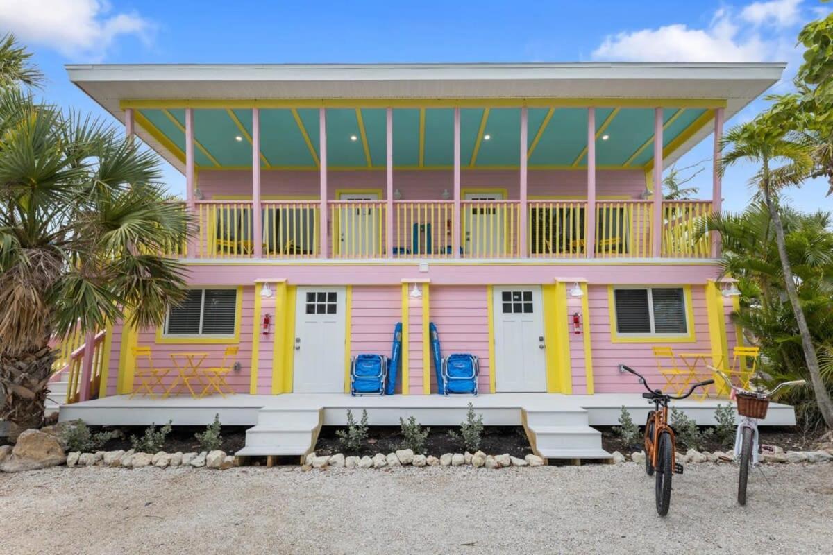 Charming Suite With Balcony And Bikes At Historic Sandpiper Inn Sanibel Eksteriør bilde