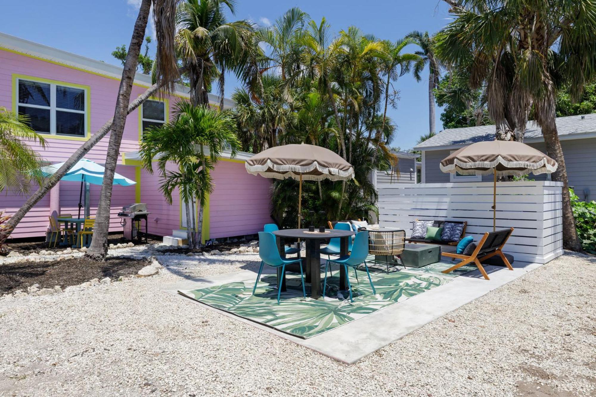 Charming Suite With Balcony And Bikes At Historic Sandpiper Inn Sanibel Eksteriør bilde
